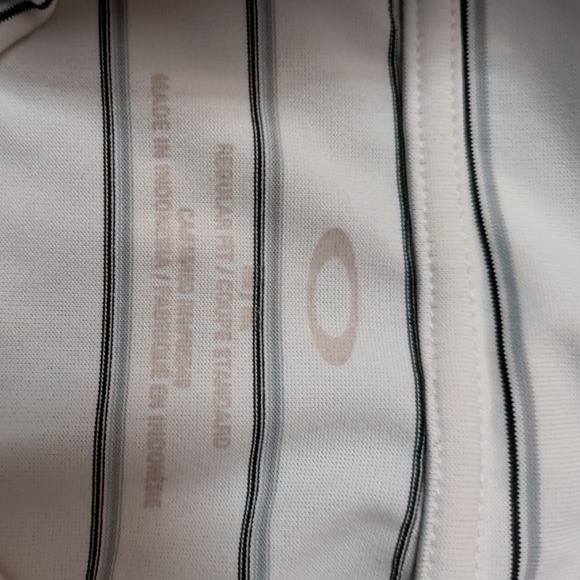Lot of 3 Oakley Size Large and Medium Polo 3 Golf Shirts Men's Used - Excellent - Picture 8 of 13